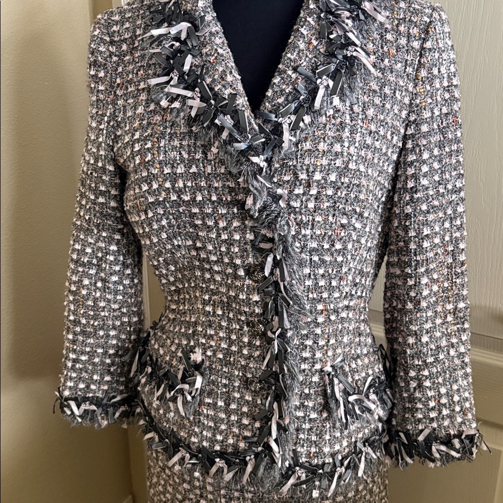 Teri Jon  Gray &Pink Tweed Jacket and skirt with Ribbon Accents 8 Neiman Marcus - Picture 2 of 12